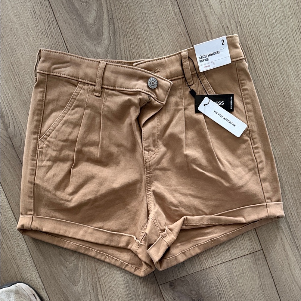 Express Women's High Waist Brown Shorts size 2 NWT